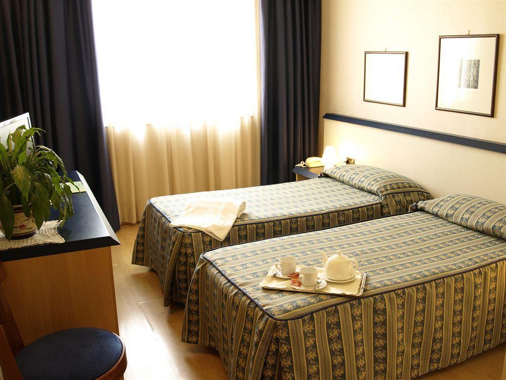 Hotel Alberi Lecco Eksteriør bilde